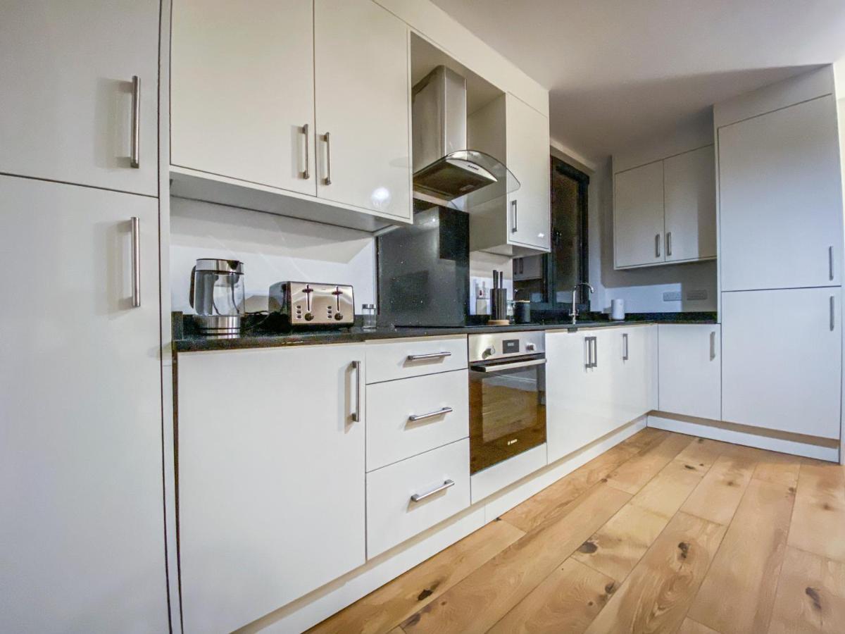 2 Bedroom City Centre Apartment With Parking Bedford Luaran gambar