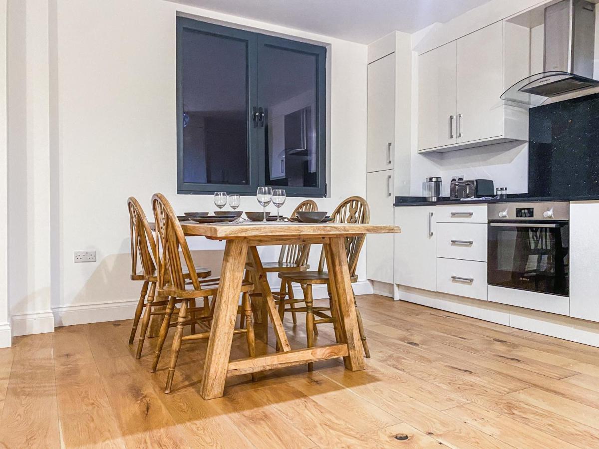2 Bedroom City Centre Apartment With Parking Bedford Luaran gambar